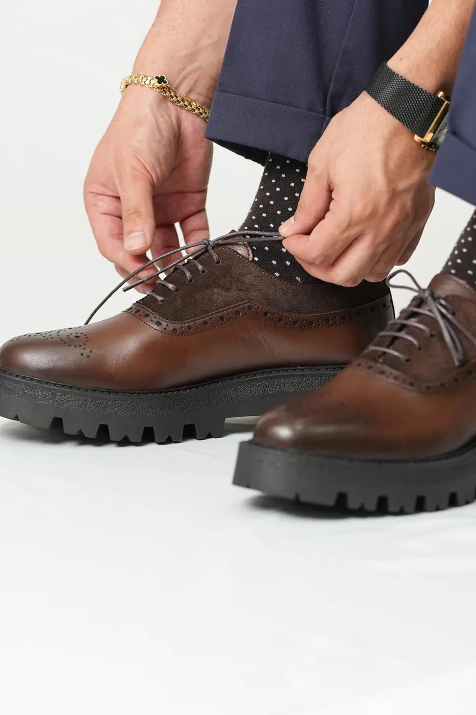 Brown Leather Brogue Shoes for Men — photograph 2