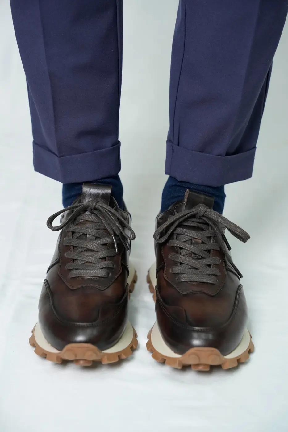 Men’s Brown Leather Sneakers — photograph 2
