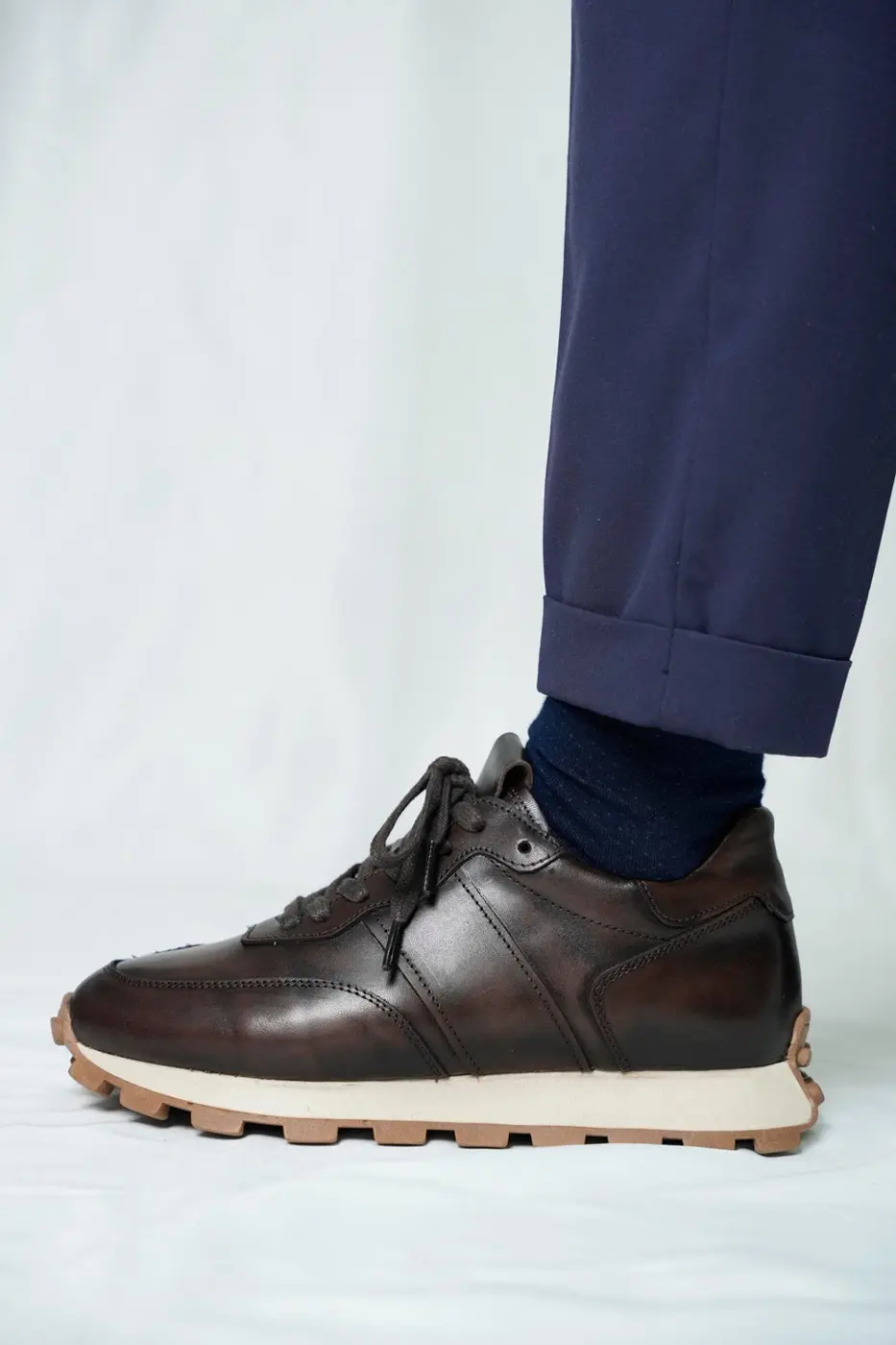Men’s Brown Leather Sneakers — photograph 3
