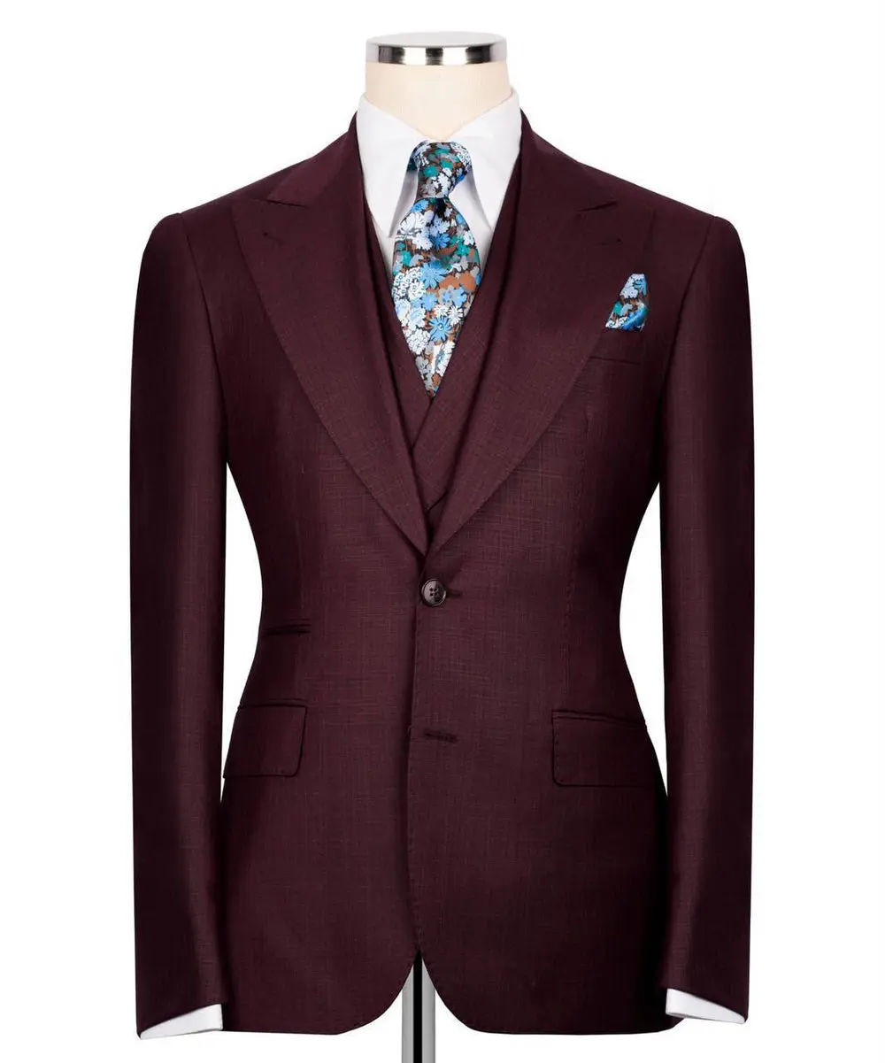 Classic 3-Piece Burgundy Suit Set for Men — photograph 2