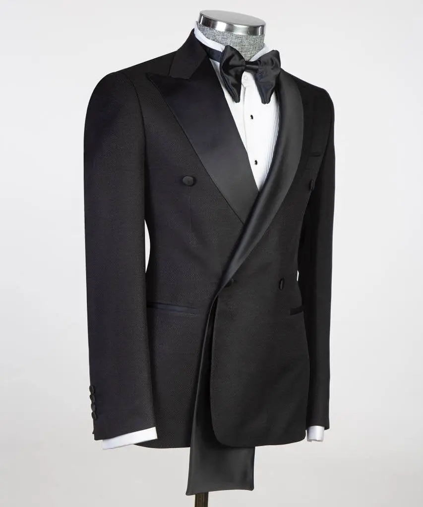 Shawl Design Satin Lapel Black Tuxedo — photograph 3
