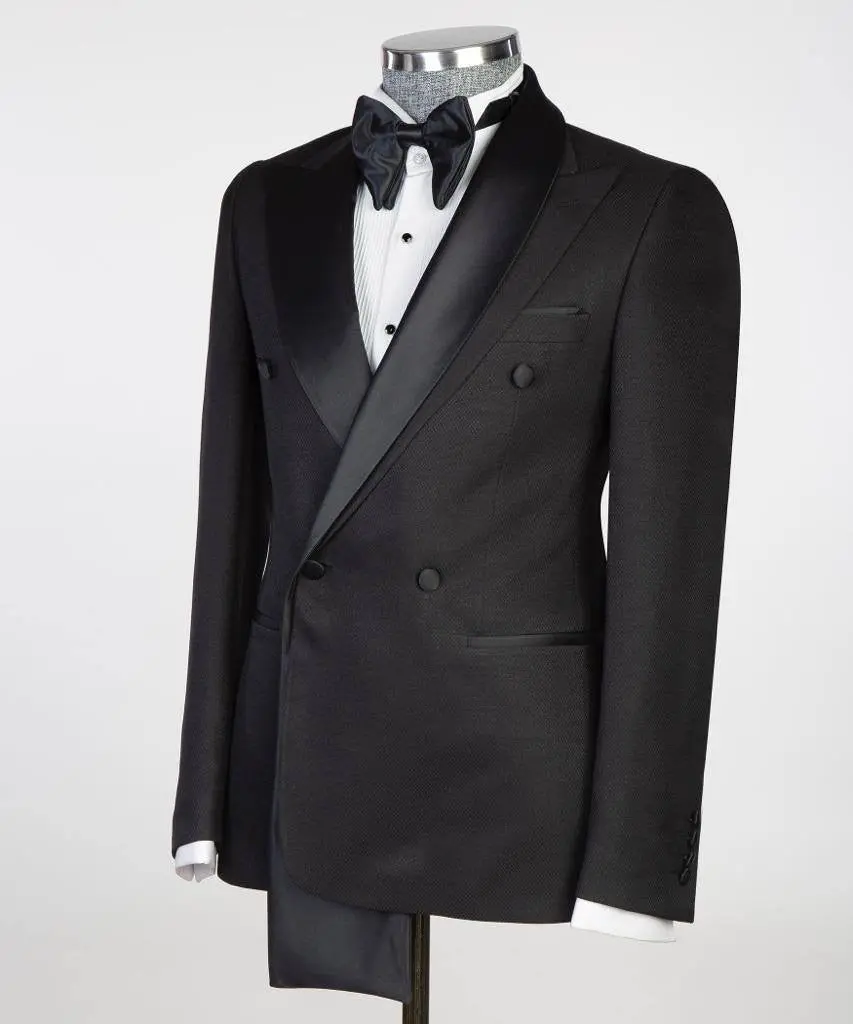 Shawl Design Satin Lapel Black Tuxedo — photograph 4