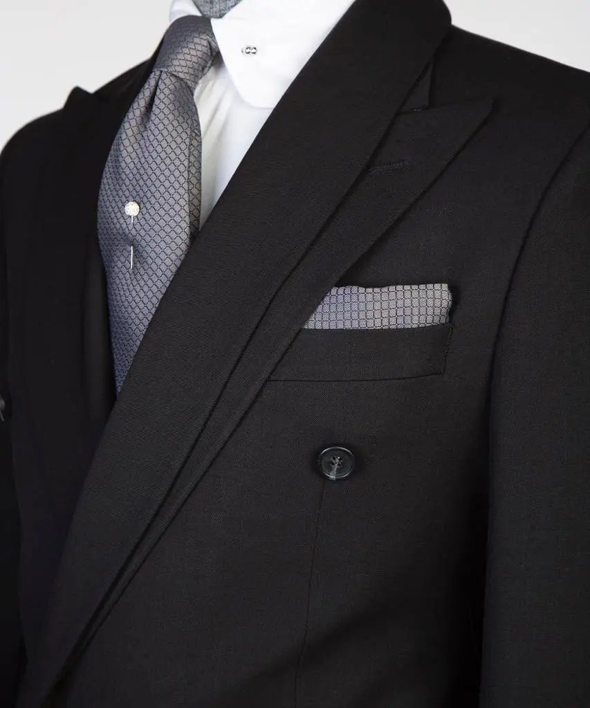 Shawl Design Double Breasted Black Suit — photograph 2