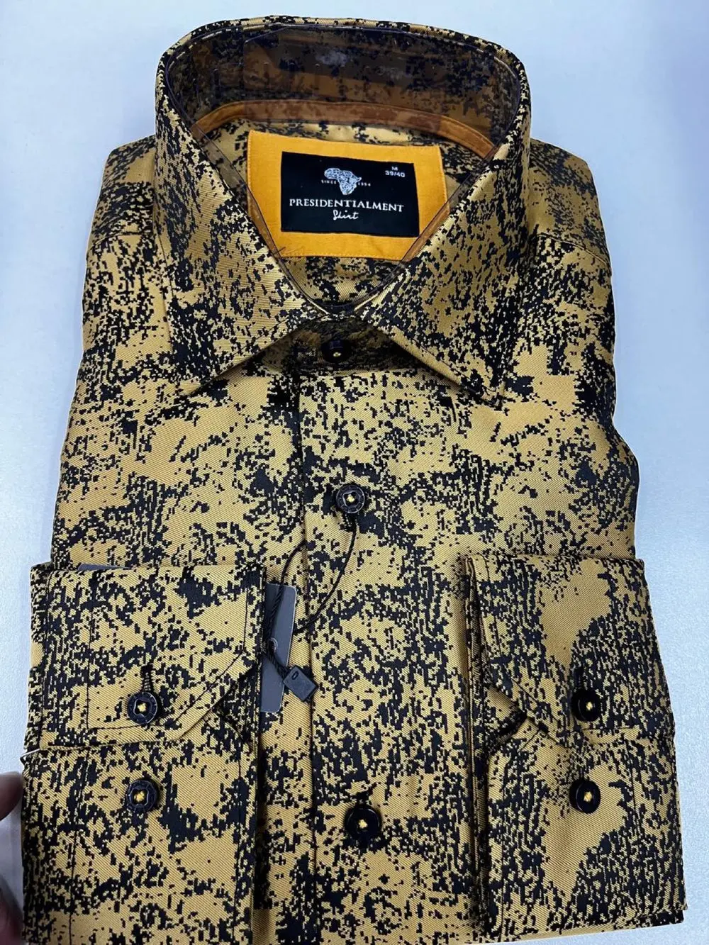 Men’s Patterned Dress Shirt — photograph 2