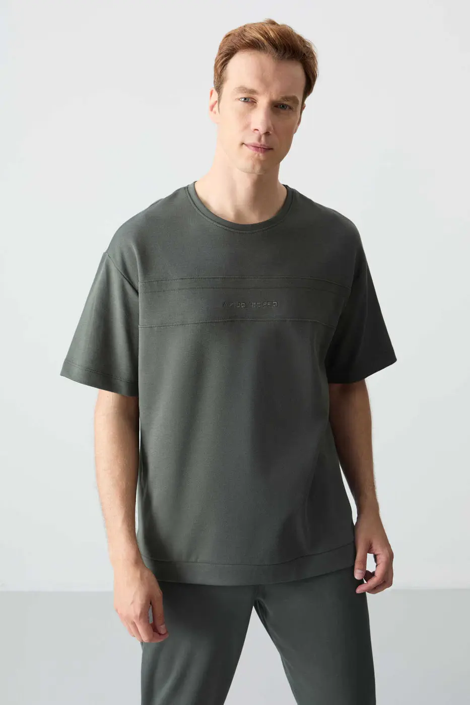 Men's-Green-Short Sleeve-Tracksuit Set — photograph 2