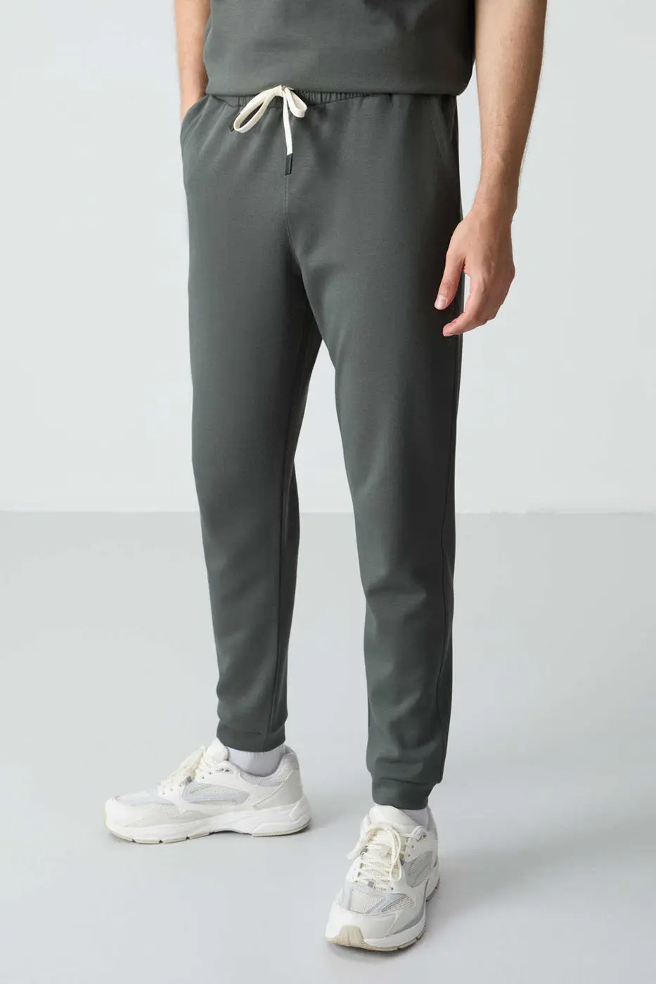 Men's-Green-Short Sleeve-Tracksuit Set — photograph 3