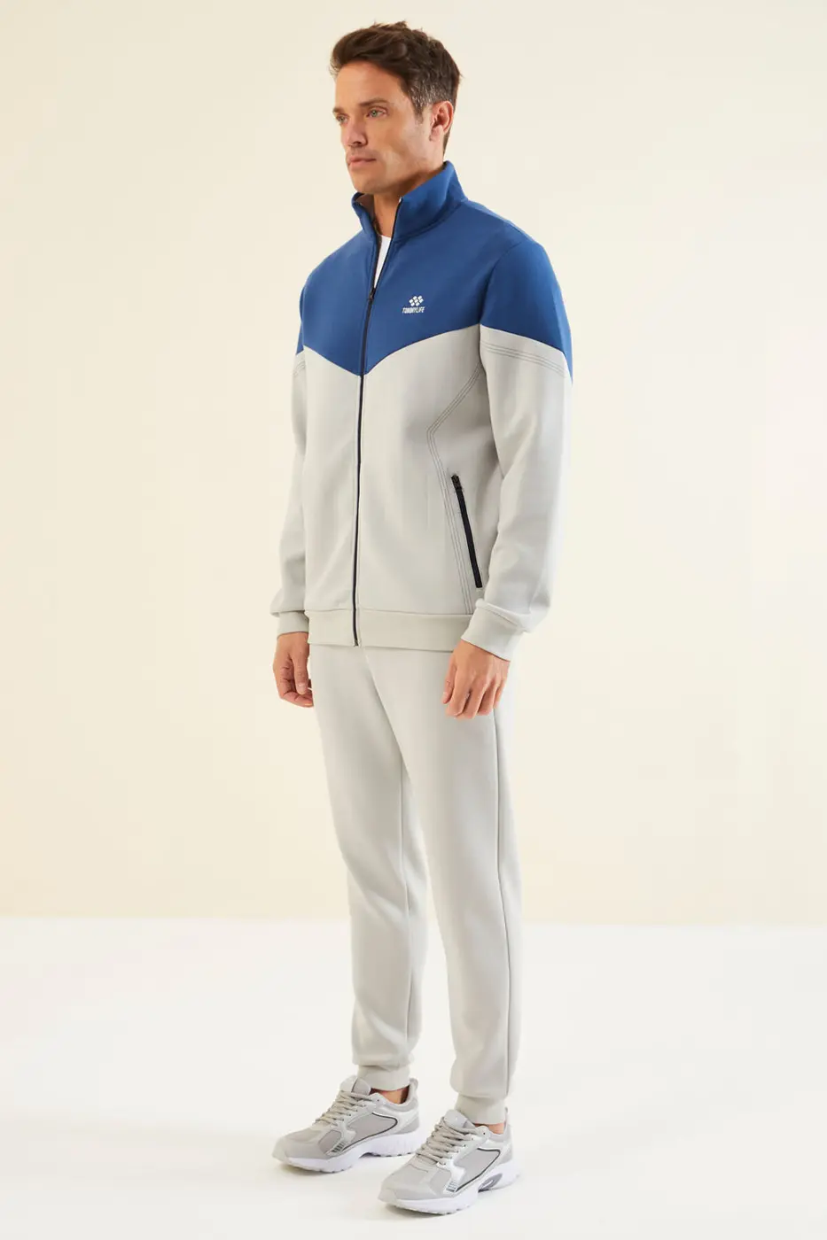 Men's Grey-Blue-Colour-Block-Jogger-Tracksuit Set — photograph 3