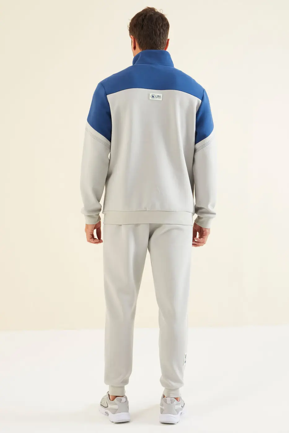 Men's Grey-Blue-Colour-Block-Jogger-Tracksuit Set — photograph 8
