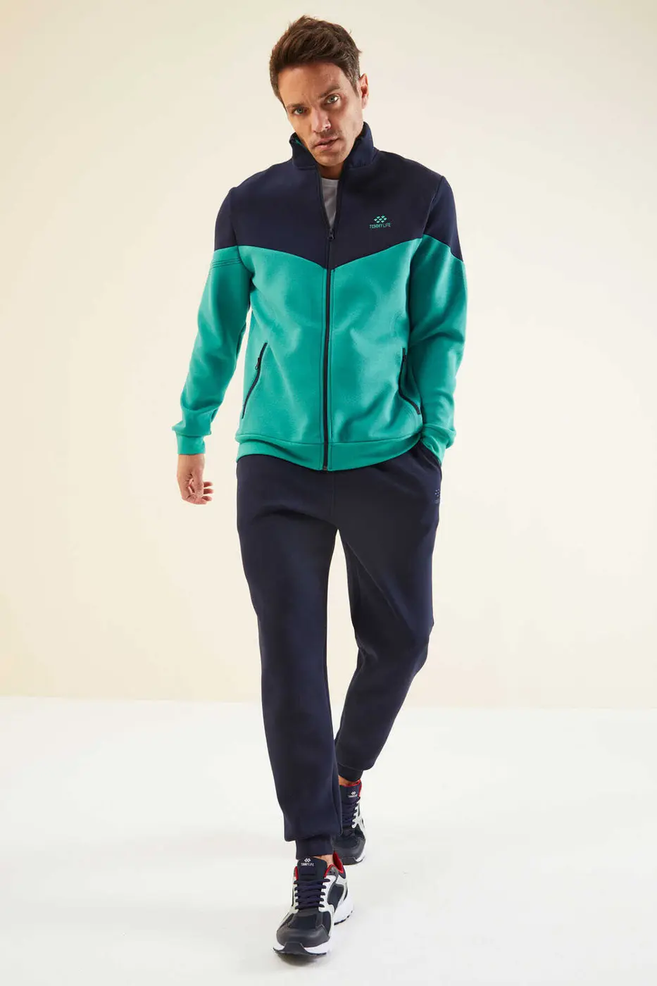 Men's Green-Navy-Colour-Block-Jogger-Tracksuit Set — photograph 3