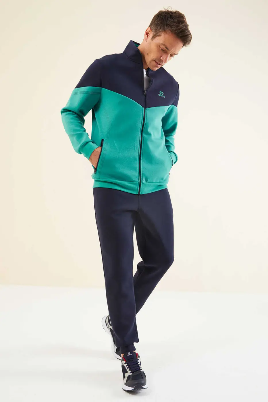 Men's Green-Navy-Colour-Block-Jogger-Tracksuit Set — photograph 4