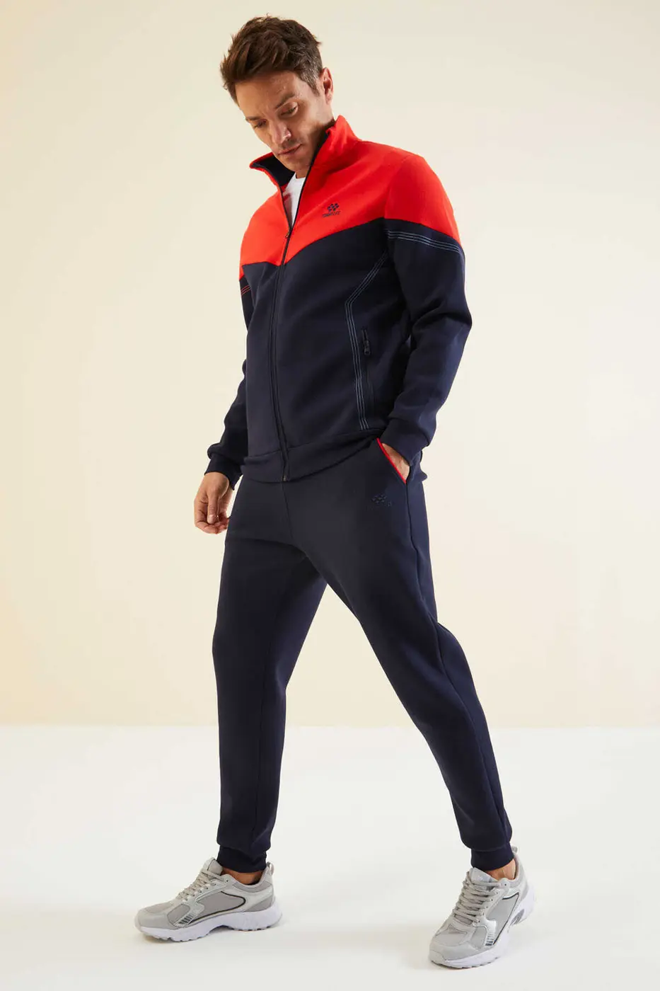 Men's Navy-Red-Colour-Block-Jogger-Tracksuit Set — photograph 5