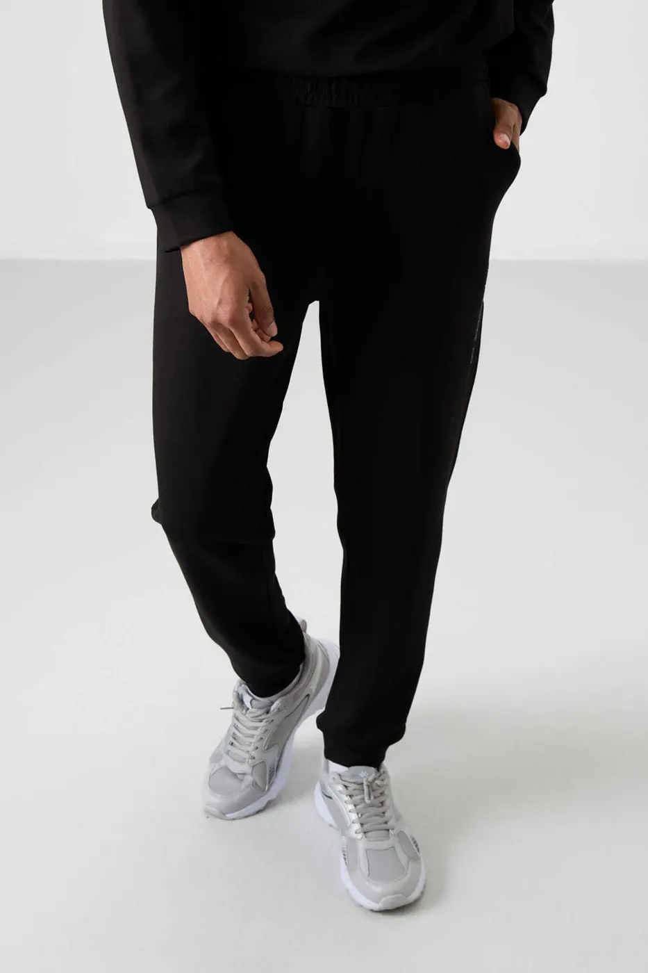 Men's Black Soft Fit Tracksuit Set — photograph 3