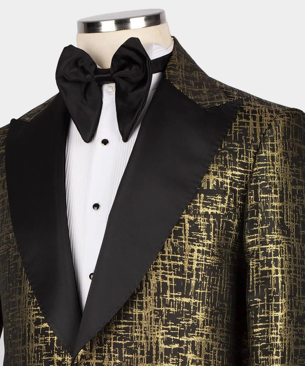 Men's Tuxedo Golden Pattern with Black Collar — photograph 2