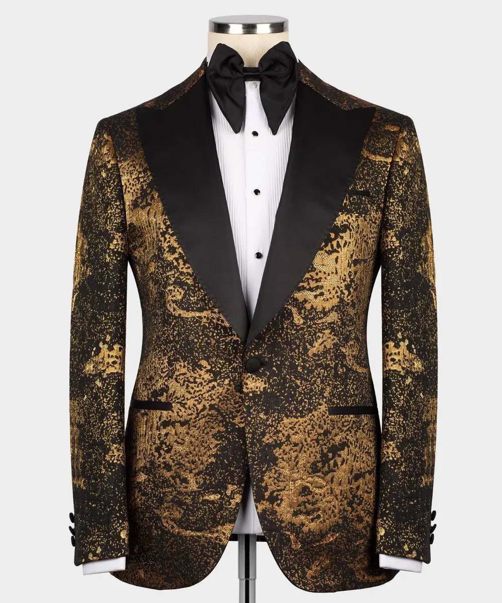 Men's Tuxedo Golden Pattern with Black Collar — photograph 3