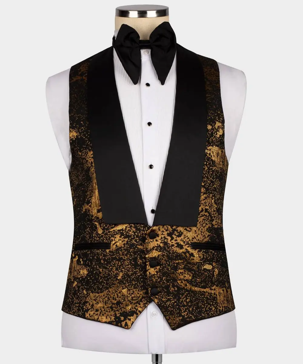Men's Tuxedo Golden Pattern with Black Collar — photograph 4