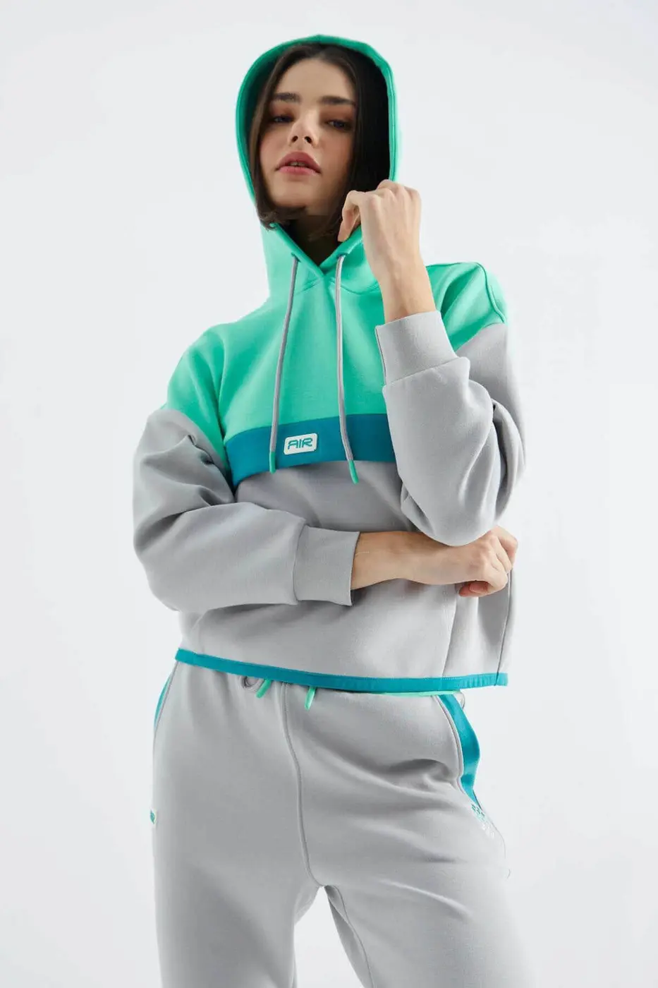 Women's Colour-Block Hooded Tracksuit Set — photograph 3