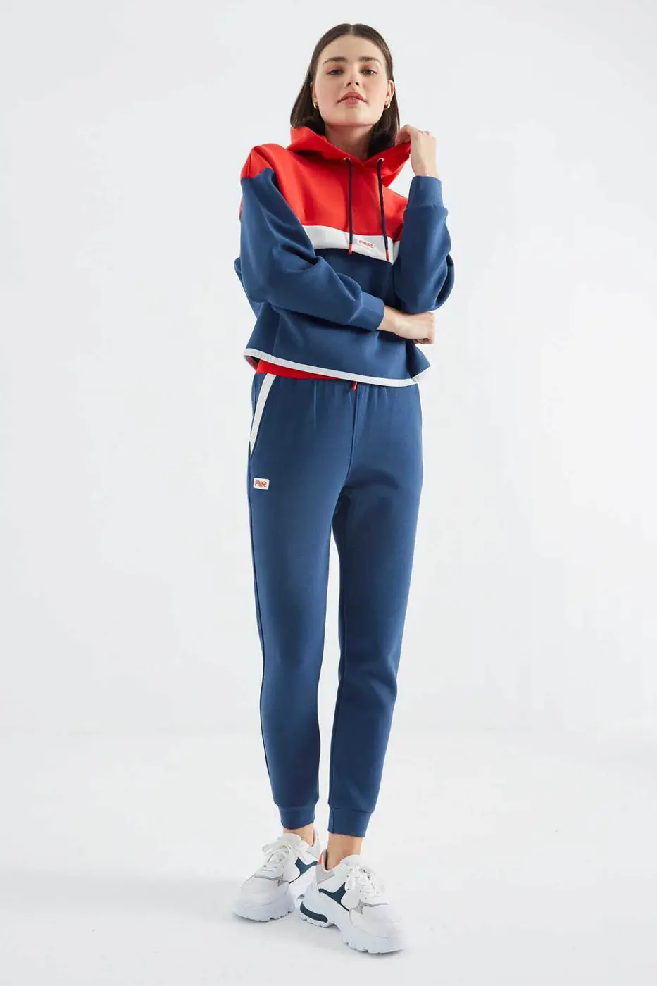 Women's Colour-Block Hooded Tracksuit Set — photograph 1