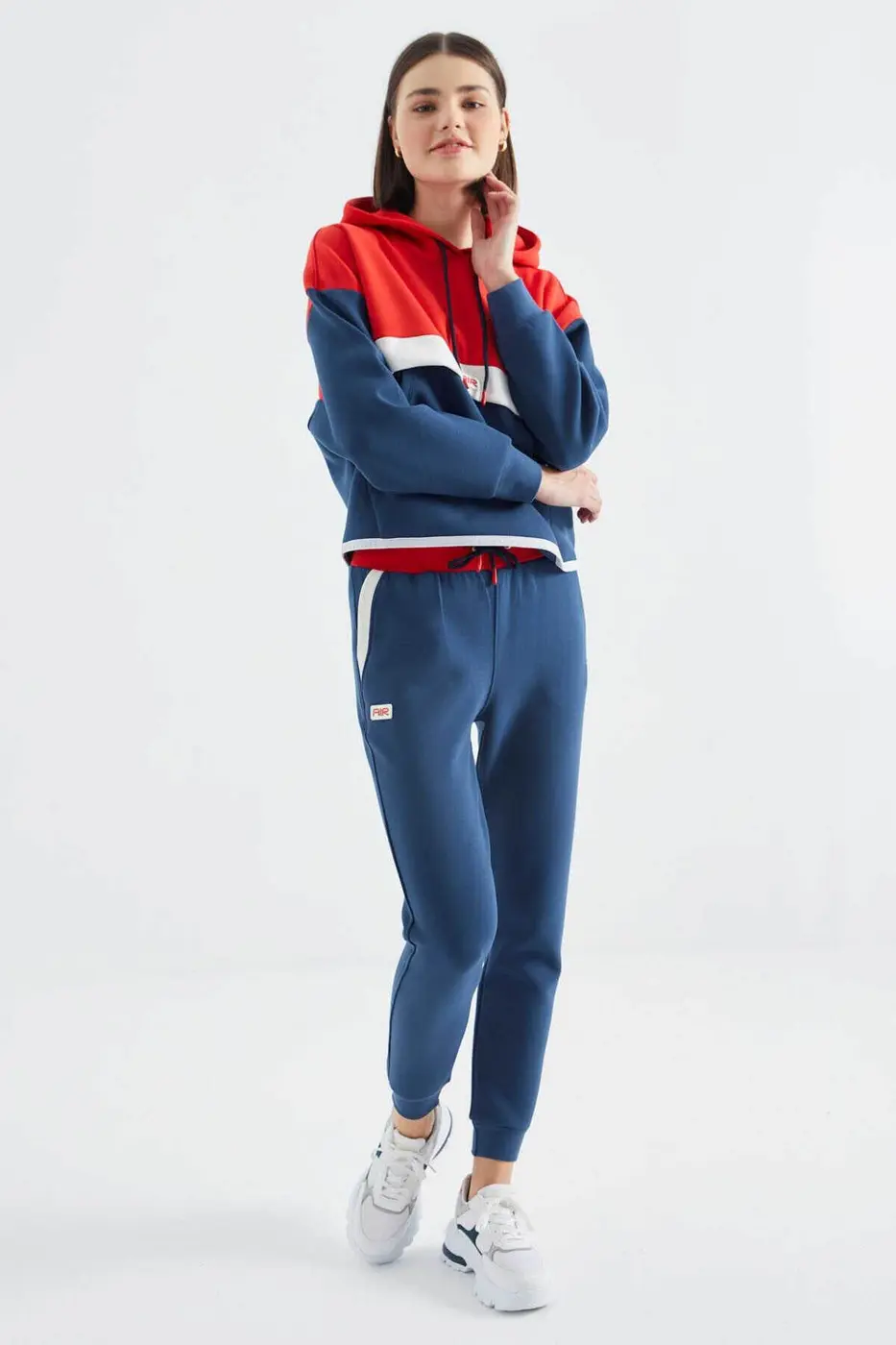 Women's Colour-Block Hooded Tracksuit Set — photograph 5