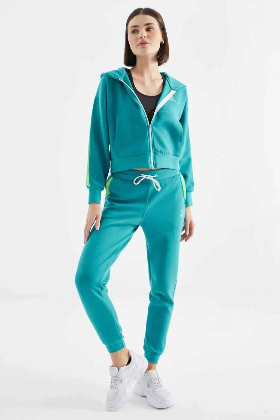 Women's Green Zip-Up Tracksuit Set — photograph 1