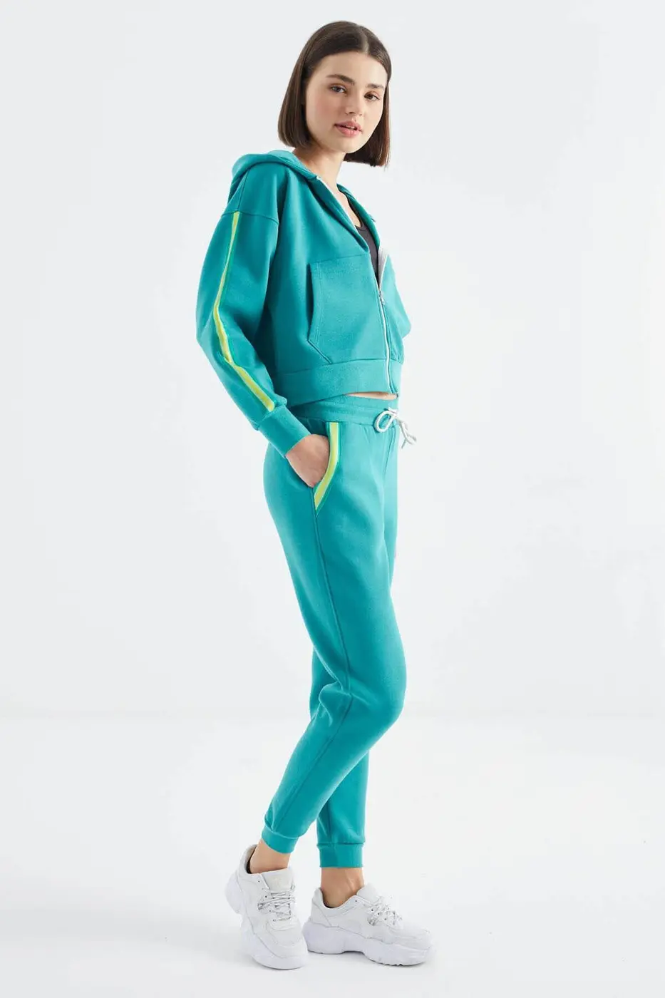 Women's Green Zip-Up Tracksuit Set — photograph 8