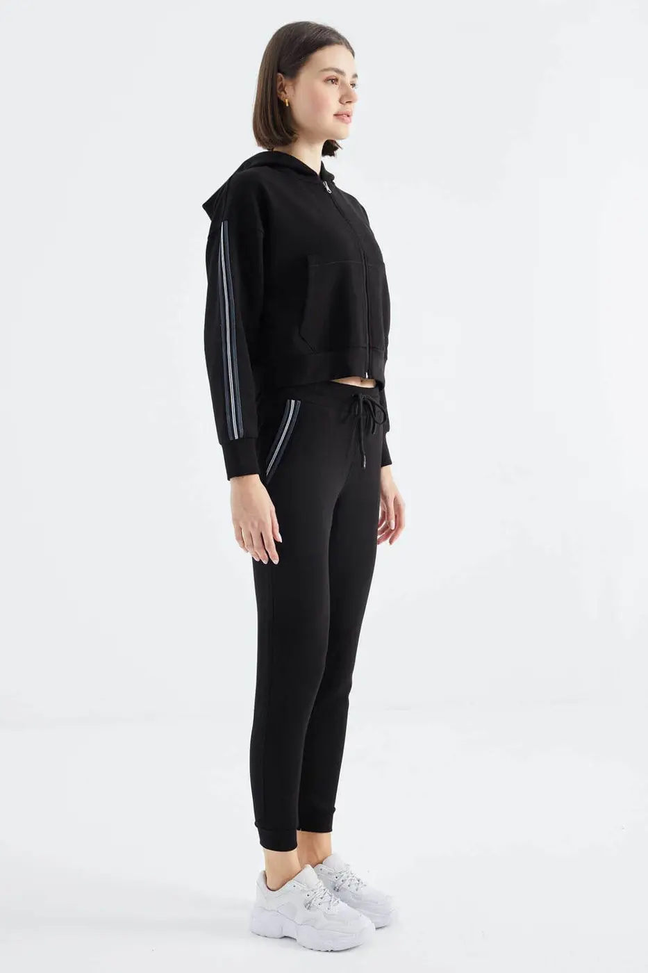 Women's Black Zip-Up Tracksuit Set — photograph 7
